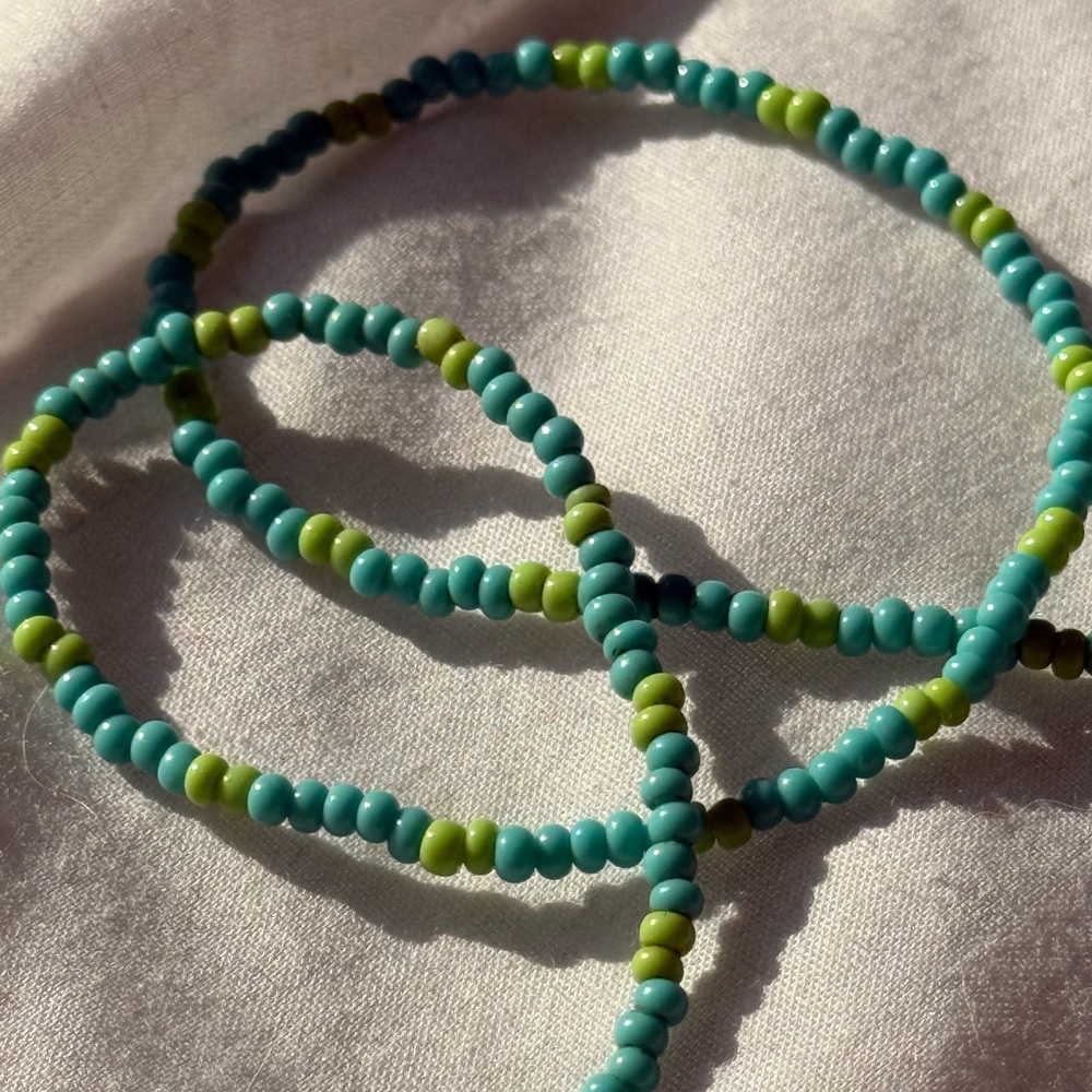 🍌 Farm Rio Beaded Banana Necklace 🐊 - Picture 4 of 4